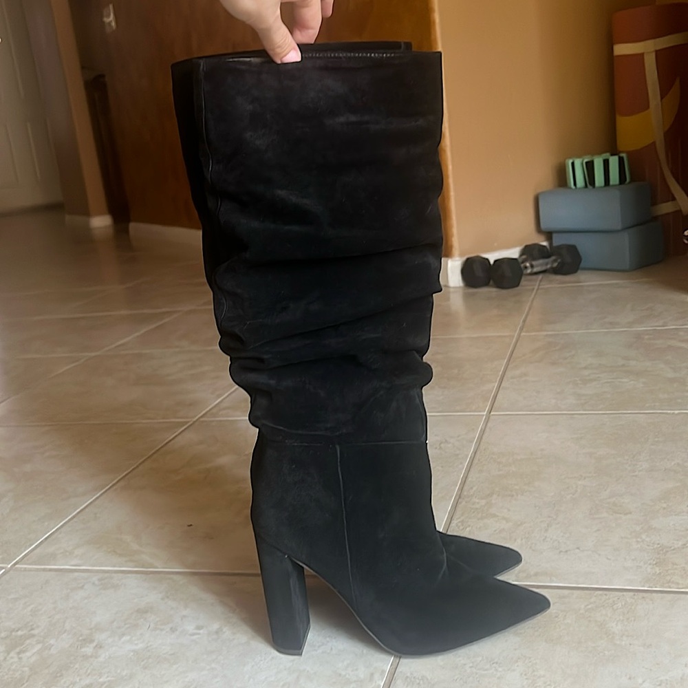 Only worn once. Very nice condition. Steve Madden swagger suede boots 7.5